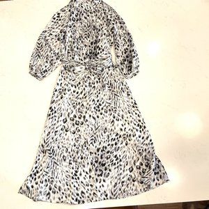 Ann Taylor : Mock Turtleneck Snow Leopard Print Shift Midi Dress : Petite XS